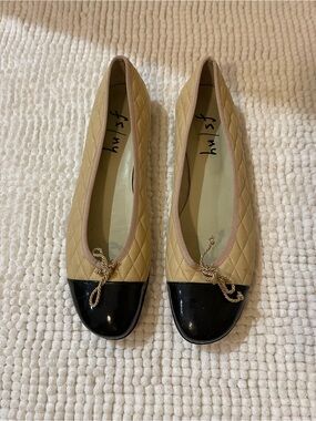 Quilted Two-Tone Ballet Flats in Beige and Black